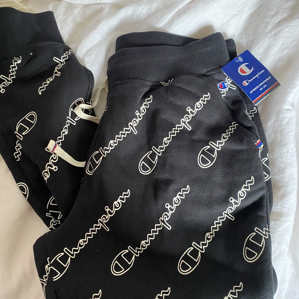 AUTHENTIC Champion logo sweatpants 🦋🖤